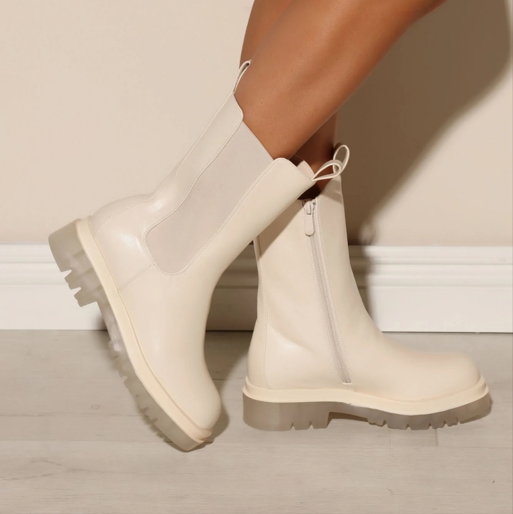 Do Better flat booties 😍